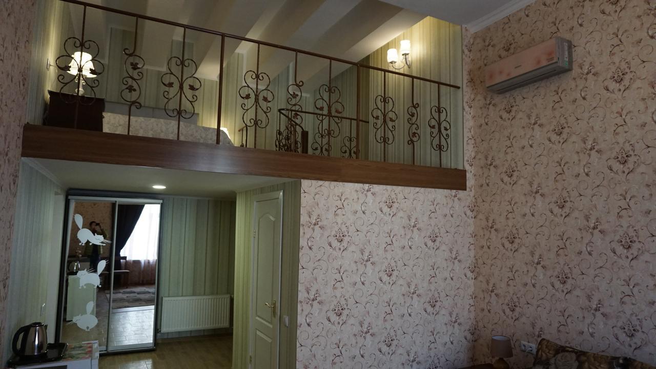 Hotel Happy Cat à Odessa Extérieur photo